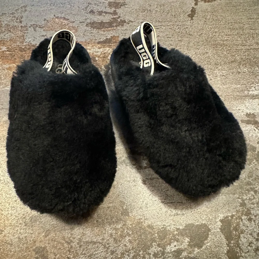 Black‎ Ugg Children’s Slippers EU 26/ US 9-9.5